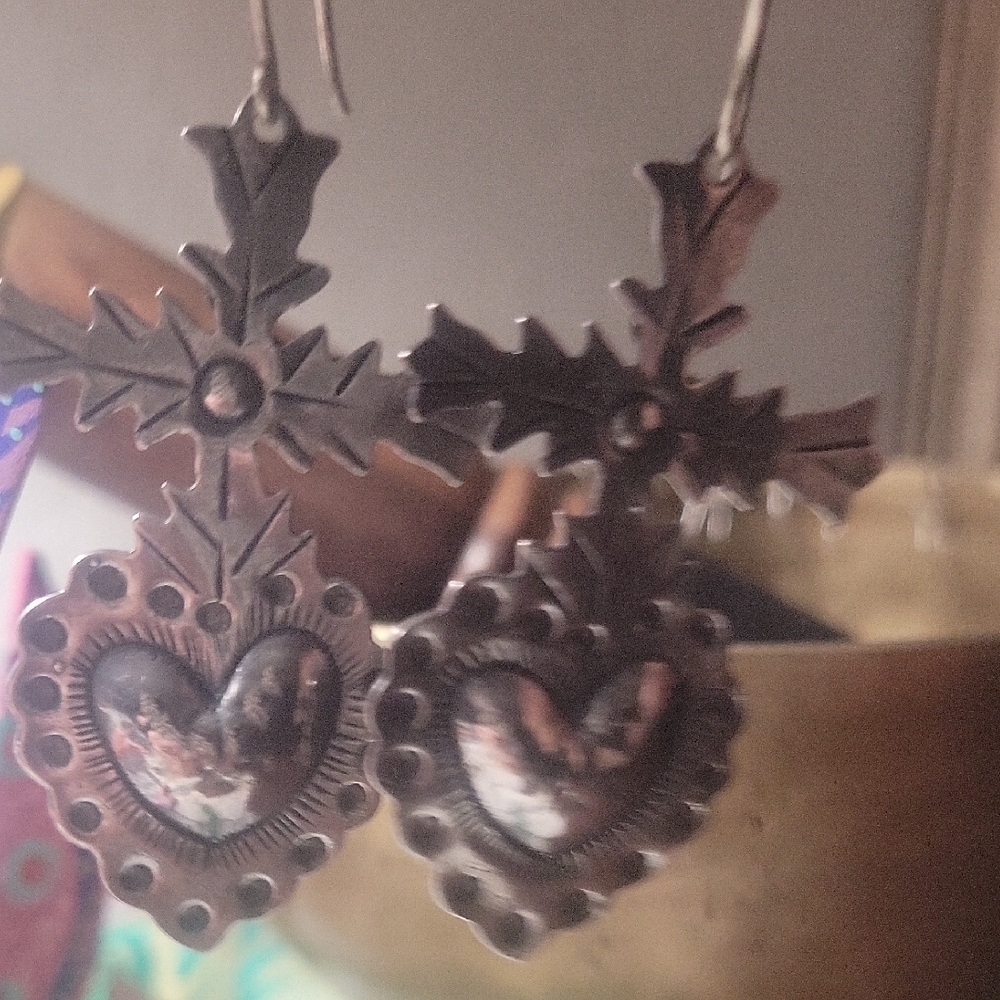 Artisan Silver Filigree Heart Miragro Dangle Earrings - Picture 6 of 7